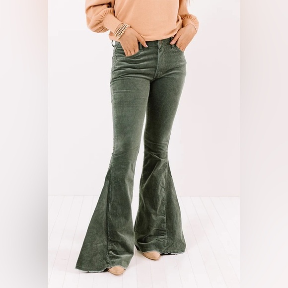 Altar'd State Corduroy Flare Bell Bottom Raw Hem Jeans‎ Size 30 - Picture 2 of 11